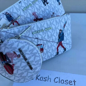 Michael Kors MK Ski Print Jet Set Girl's Trio Wristlet Set